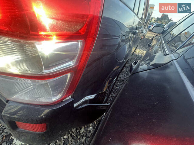 Черный Сузуки Гранд Витара, объемом двигателя 2 л и пробегом 240 тыс. км за 2900 $, фото 17 на Automoto.ua