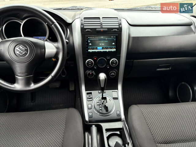 Чорний Сузукі Гранд Вітара, об'ємом двигуна 2.39 л та пробігом 240 тис. км за 8999 $, фото 12 на Automoto.ua