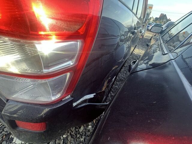 Черный Сузуки Гранд Витара, объемом двигателя 2 л и пробегом 240 тыс. км за 3200 $, фото 10 на Automoto.ua