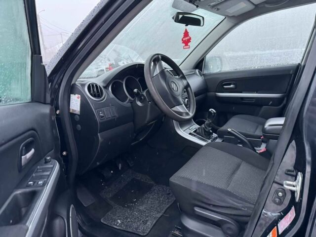 Чорний Сузукі Гранд Вітара, об'ємом двигуна 1.9 л та пробігом 281 тис. км за 4500 $, фото 10 на Automoto.ua