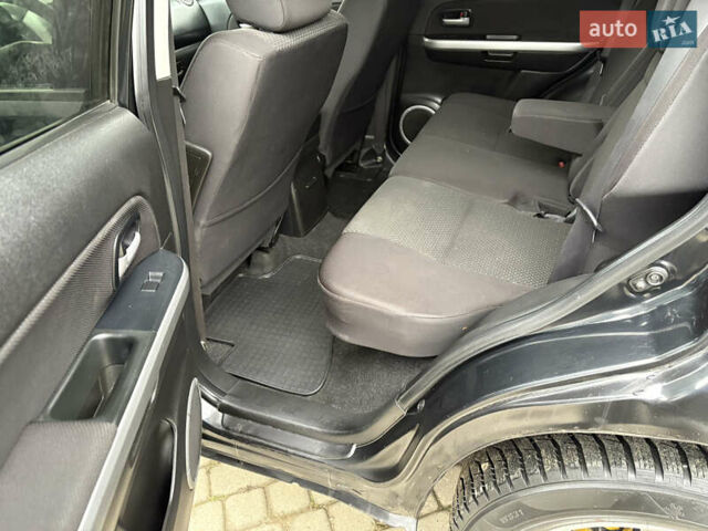 Чорний Сузукі Гранд Вітара, об'ємом двигуна 2.39 л та пробігом 240 тис. км за 8999 $, фото 10 на Automoto.ua