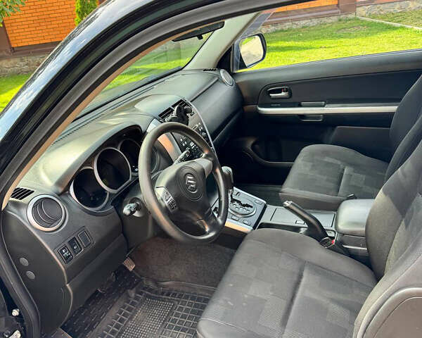 Чорний Сузукі Гранд Вітара, об'ємом двигуна 2.4 л та пробігом 170 тис. км за 8800 $, фото 12 на Automoto.ua