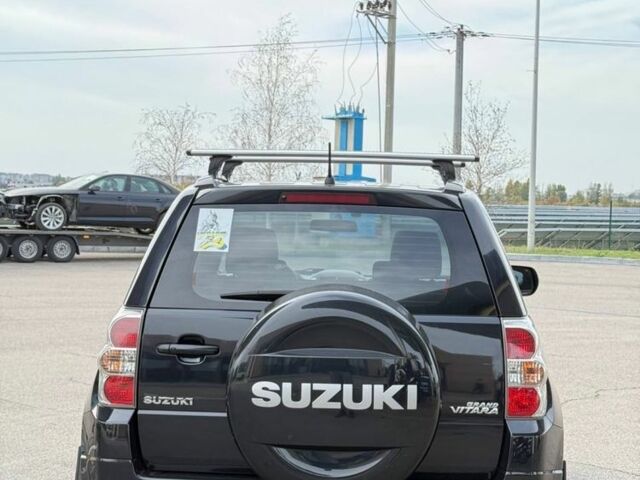 Чорний Сузукі Гранд Вітара, об'ємом двигуна 2.4 л та пробігом 198 тис. км за 7900 $, фото 6 на Automoto.ua