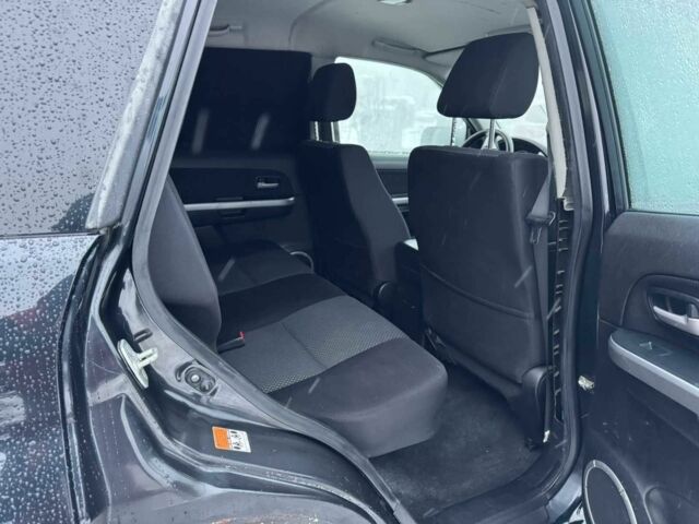 Чорний Сузукі Гранд Вітара, об'ємом двигуна 1.9 л та пробігом 281 тис. км за 4500 $, фото 7 на Automoto.ua