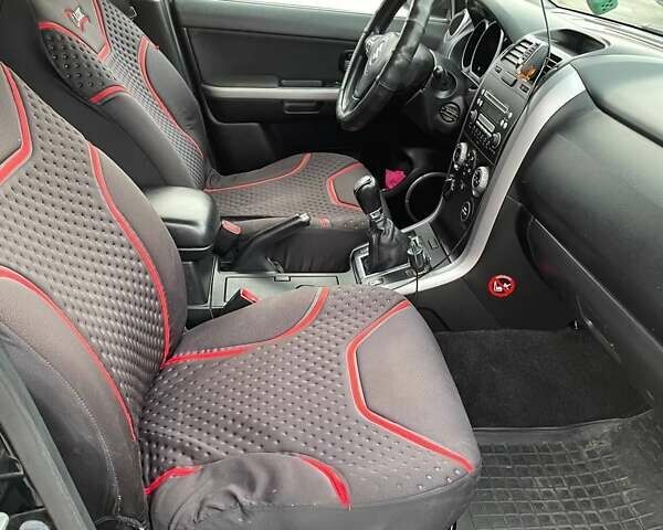 Черный Сузуки Гранд Витара, объемом двигателя 1.87 л и пробегом 246 тыс. км за 7600 $, фото 8 на Automoto.ua