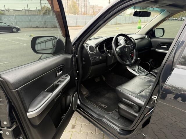 Чорний Сузукі Гранд Вітара, об'ємом двигуна 2.4 л та пробігом 135 тис. км за 8100 $, фото 7 на Automoto.ua