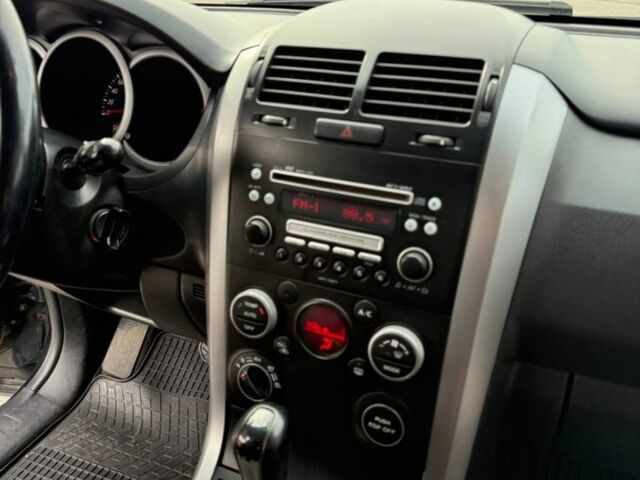 Чорний Сузукі Гранд Вітара, об'ємом двигуна 2.4 л та пробігом 198 тис. км за 7900 $, фото 15 на Automoto.ua