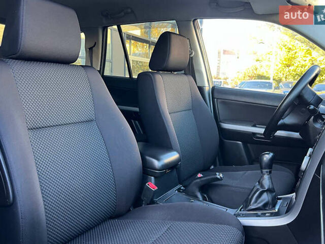 Черный Сузуки Гранд Витара, объемом двигателя 2.39 л и пробегом 290 тыс. км за 6100 $, фото 11 на Automoto.ua