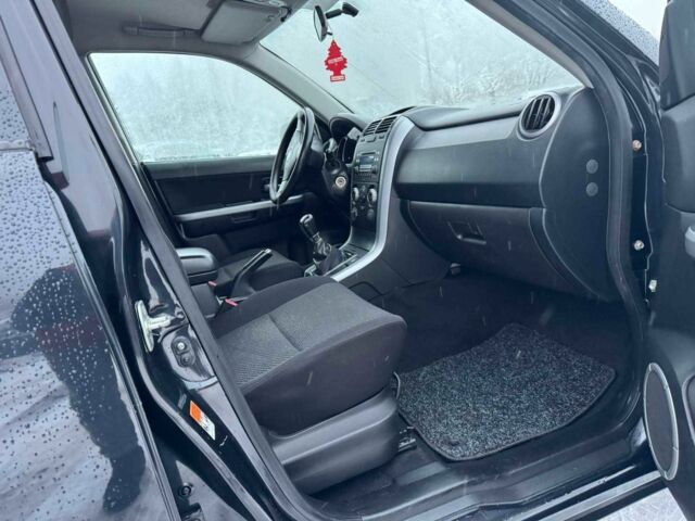 Чорний Сузукі Гранд Вітара, об'ємом двигуна 1.9 л та пробігом 281 тис. км за 4500 $, фото 9 на Automoto.ua