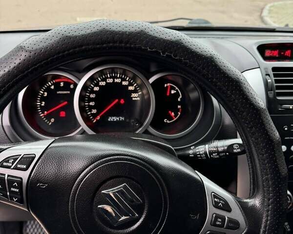 Чорний Сузукі Гранд Вітара, об'ємом двигуна 1.9 л та пробігом 225 тис. км за 7800 $, фото 11 на Automoto.ua