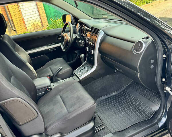 Чорний Сузукі Гранд Вітара, об'ємом двигуна 2.4 л та пробігом 170 тис. км за 8800 $, фото 6 на Automoto.ua