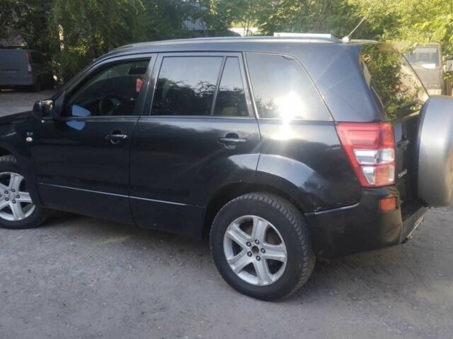 Чорний Сузукі Гранд Вітара, об'ємом двигуна 2.7 л та пробігом 237 тис. км за 4500 $, фото 1 на Automoto.ua