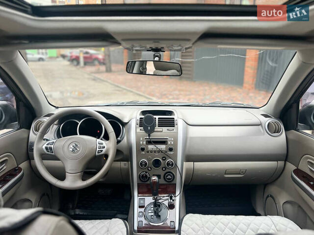Черный Сузуки Гранд Витара, объемом двигателя 2.7 л и пробегом 170 тыс. км за 9400 $, фото 4 на Automoto.ua
