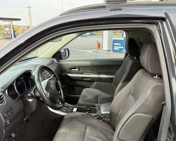 Чорний Сузукі Гранд Вітара, об'ємом двигуна 2.39 л та пробігом 198 тис. км за 7900 $, фото 7 на Automoto.ua