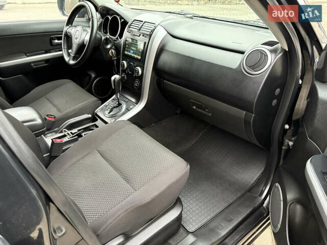 Чорний Сузукі Гранд Вітара, об'ємом двигуна 2.39 л та пробігом 240 тис. км за 8999 $, фото 14 на Automoto.ua