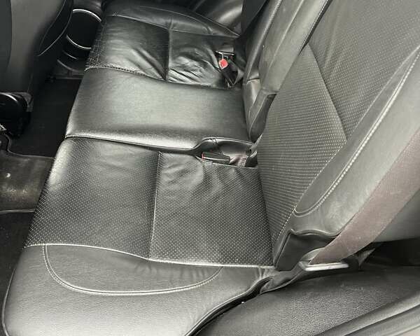 Черный Сузуки Гранд Витара, объемом двигателя 2 л и пробегом 182 тыс. км за 7300 $, фото 10 на Automoto.ua