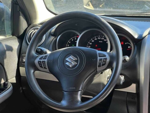 Чорний Сузукі Гранд Вітара, об'ємом двигуна 2.4 л та пробігом 290 тис. км за 6100 $, фото 23 на Automoto.ua