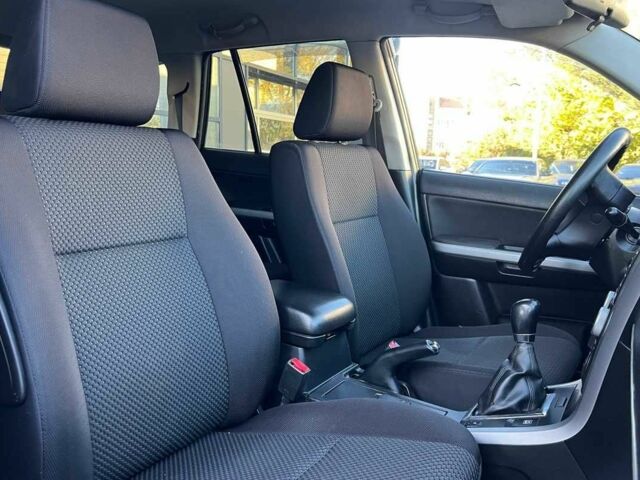 Чорний Сузукі Гранд Вітара, об'ємом двигуна 2.4 л та пробігом 290 тис. км за 6100 $, фото 11 на Automoto.ua