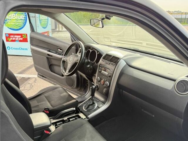 Чорний Сузукі Гранд Вітара, об'ємом двигуна 2.4 л та пробігом 198 тис. км за 7900 $, фото 9 на Automoto.ua