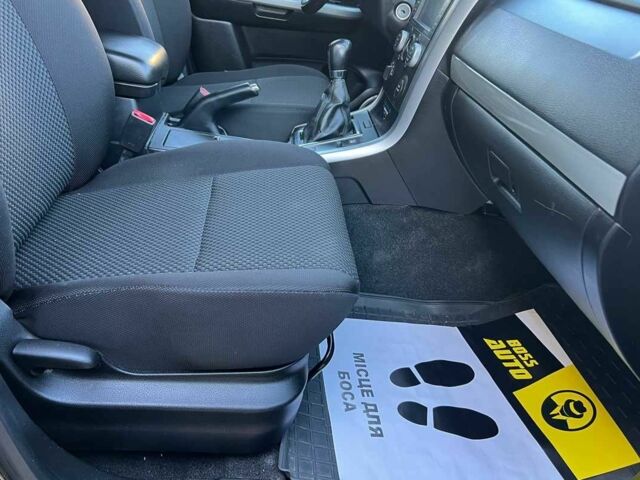 Чорний Сузукі Гранд Вітара, об'ємом двигуна 2.4 л та пробігом 290 тис. км за 6100 $, фото 8 на Automoto.ua