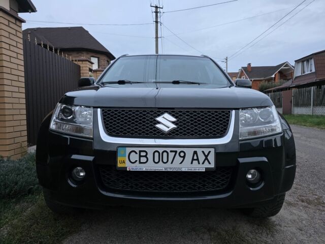 Чорний Сузукі Гранд Вітара, об'ємом двигуна 2 л та пробігом 150 тис. км за 10500 $, фото 2 на Automoto.ua