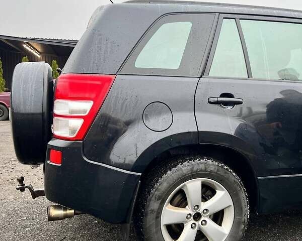 Черный Сузуки Гранд Витара, объемом двигателя 2.39 л и пробегом 289 тыс. км за 9500 $, фото 6 на Automoto.ua