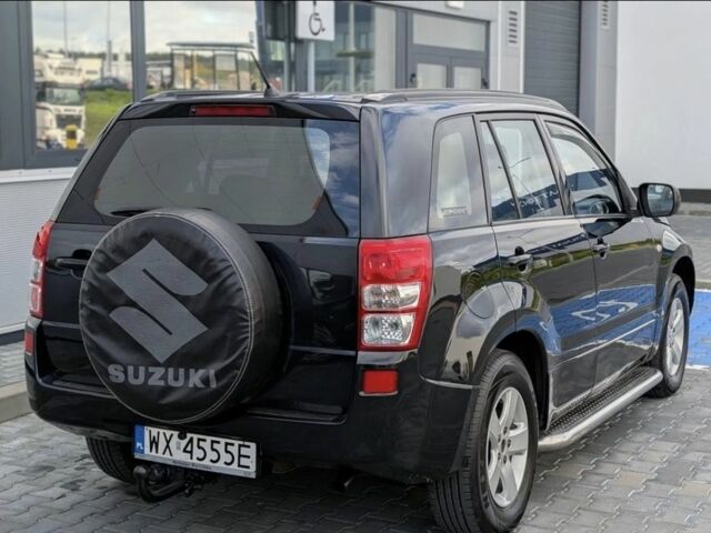 Черный Сузуки Гранд Витара, объемом двигателя 1.9 л и пробегом 185 тыс. км за 3800 $, фото 1 на Automoto.ua