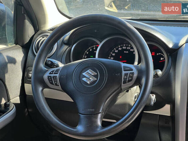 Черный Сузуки Гранд Витара, объемом двигателя 2.39 л и пробегом 290 тыс. км за 6100 $, фото 23 на Automoto.ua