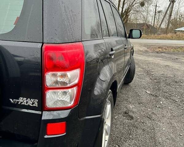 Черный Сузуки Гранд Витара, объемом двигателя 2.39 л и пробегом 289 тыс. км за 9500 $, фото 5 на Automoto.ua