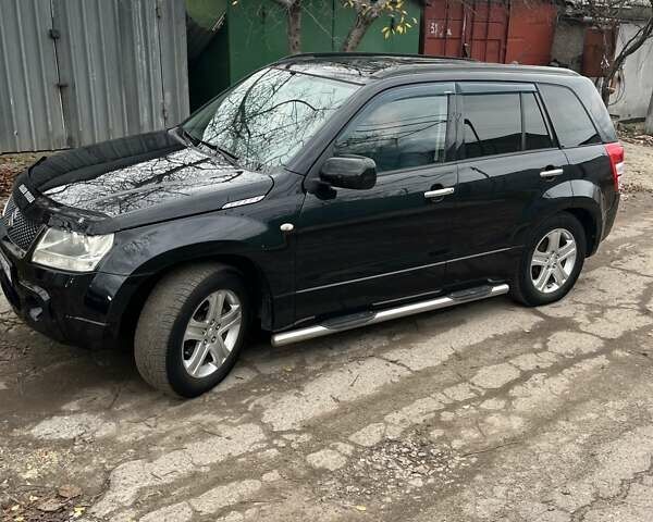Черный Сузуки Гранд Витара, объемом двигателя 2 л и пробегом 182 тыс. км за 7300 $, фото 2 на Automoto.ua