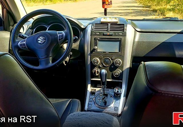 Чорний Сузукі Гранд Вітара, об'ємом двигуна 2.4 л та пробігом 102 тис. км за 8100 $, фото 3 на Automoto.ua