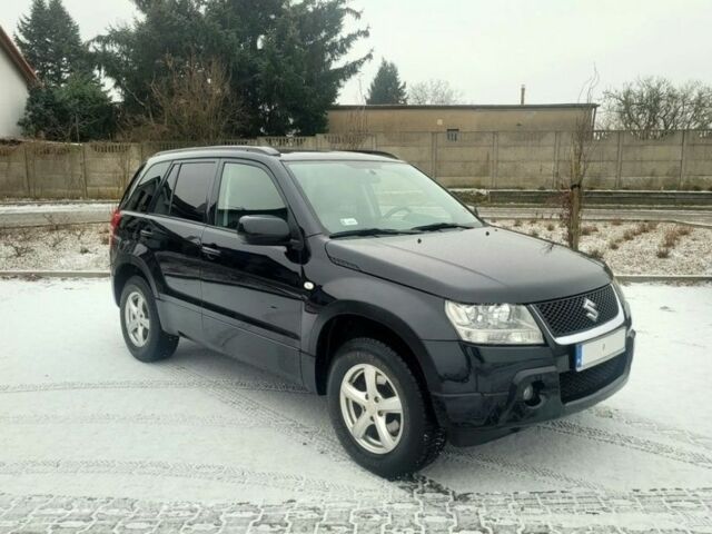 Чорний Сузукі Гранд Вітара, об'ємом двигуна 2.2 л та пробігом 234 тис. км за 3200 $, фото 3 на Automoto.ua