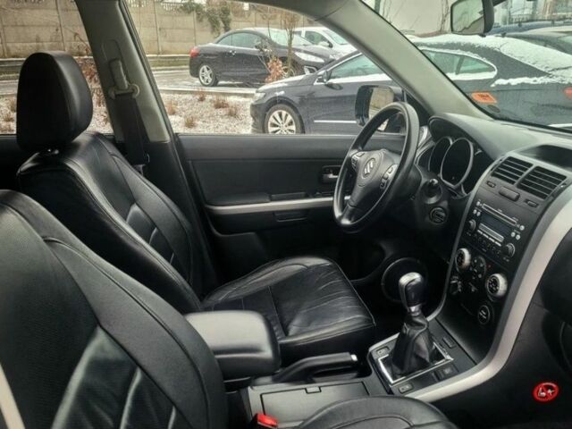 Чорний Сузукі Гранд Вітара, об'ємом двигуна 2.2 л та пробігом 234 тис. км за 3200 $, фото 8 на Automoto.ua