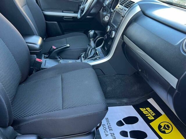 Чорний Сузукі Гранд Вітара, об'ємом двигуна 2.4 л та пробігом 290 тис. км за 6100 $, фото 10 на Automoto.ua