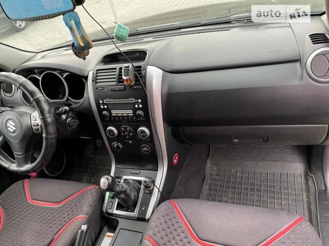 Черный Сузуки Гранд Витара, объемом двигателя 1.87 л и пробегом 246 тыс. км за 7600 $, фото 7 на Automoto.ua