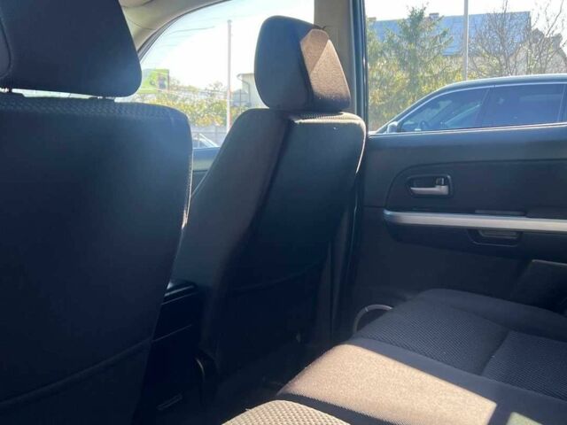 Чорний Сузукі Гранд Вітара, об'ємом двигуна 2.4 л та пробігом 290 тис. км за 6100 $, фото 21 на Automoto.ua