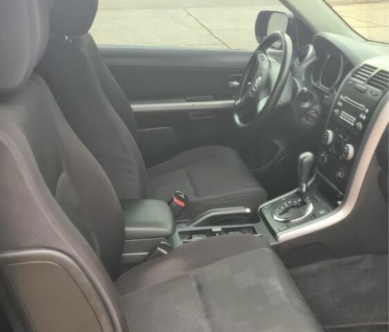 Сузуки Гранд Витара 2009 в Кривом Роге на Automoto.ua Черный Сузуки Гранд Витара, объемом двигателя 2.4 л и пробегом 147 тыс. км за 8000 $, фото 7 на Automoto.ua