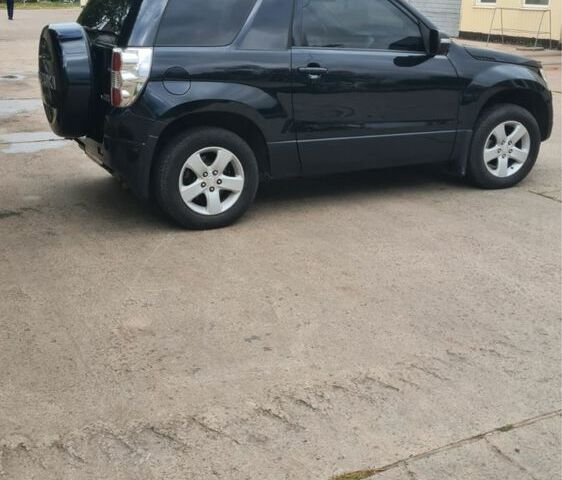 Сузуки Гранд Витара 2009 в Кривом Роге на Automoto.ua Черный Сузуки Гранд Витара, объемом двигателя 2.4 л и пробегом 147 тыс. км за 8000 $, фото 2 на Automoto.ua