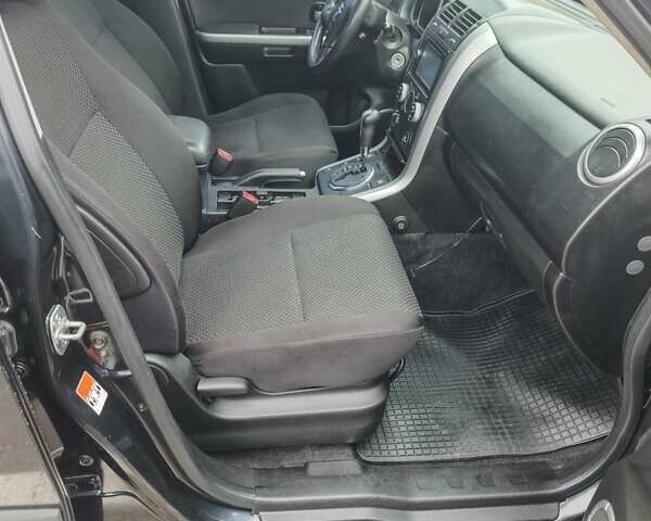 Чорний Сузукі Гранд Вітара, об'ємом двигуна 2.4 л та пробігом 328 тис. км за 9900 $, фото 2 на Automoto.ua