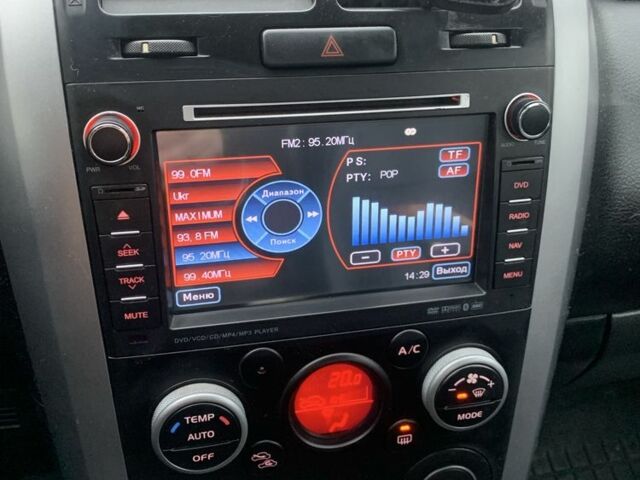 Сузуки Гранд Витара 2010 в Киеве на Automoto.ua Черный Сузуки Гранд Витара, объемом двигателя 2.4 л и пробегом 188 тыс. км за 10500 $, фото 5 на Automoto.ua