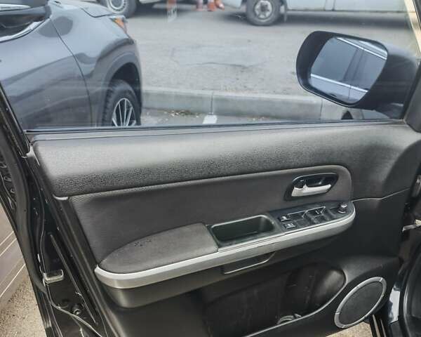 Чорний Сузукі Гранд Вітара, об'ємом двигуна 2.4 л та пробігом 328 тис. км за 9900 $, фото 17 на Automoto.ua