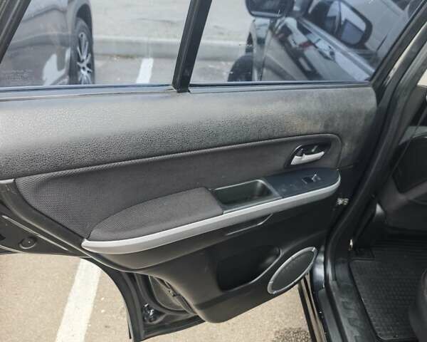 Чорний Сузукі Гранд Вітара, об'ємом двигуна 2.4 л та пробігом 328 тис. км за 9900 $, фото 8 на Automoto.ua