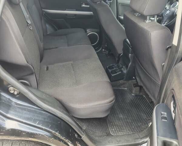 Чорний Сузукі Гранд Вітара, об'ємом двигуна 2.4 л та пробігом 328 тис. км за 9900 $, фото 7 на Automoto.ua