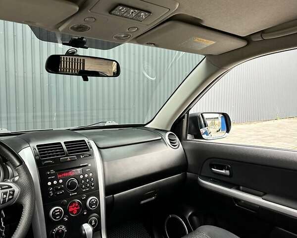 Чорний Сузукі Гранд Вітара, об'ємом двигуна 2.39 л та пробігом 155 тис. км за 13900 $, фото 12 на Automoto.ua