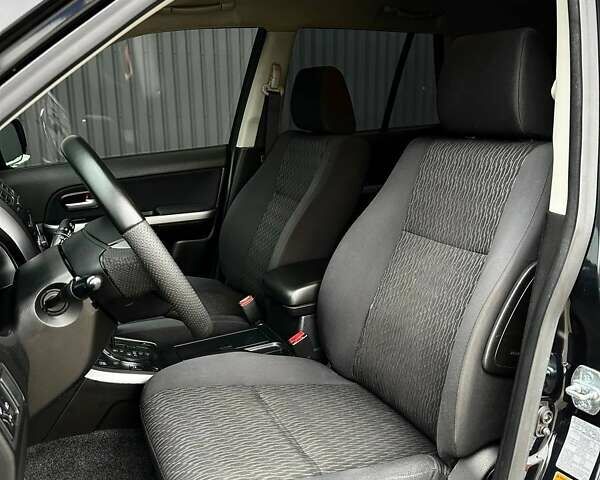 Чорний Сузукі Гранд Вітара, об'ємом двигуна 2.39 л та пробігом 155 тис. км за 13900 $, фото 6 на Automoto.ua