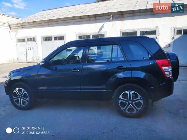 Черный Сузуки Гранд Витара, объемом двигателя 2.39 л и пробегом 181 тыс. км за 12000 $, фото 3 на Automoto.ua