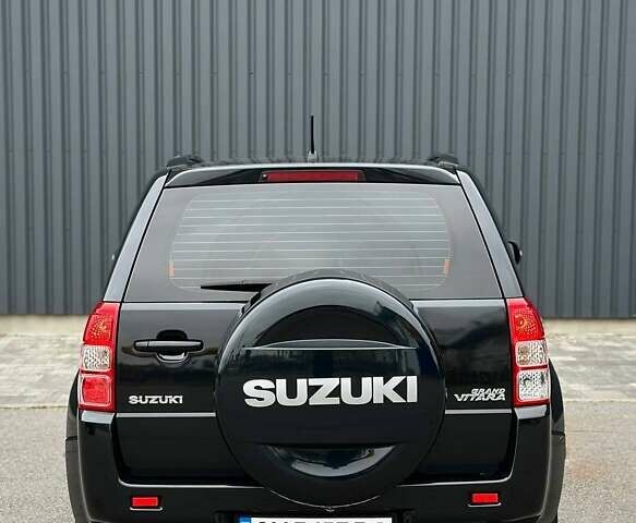 Чорний Сузукі Гранд Вітара, об'ємом двигуна 2.39 л та пробігом 155 тис. км за 13900 $, фото 4 на Automoto.ua