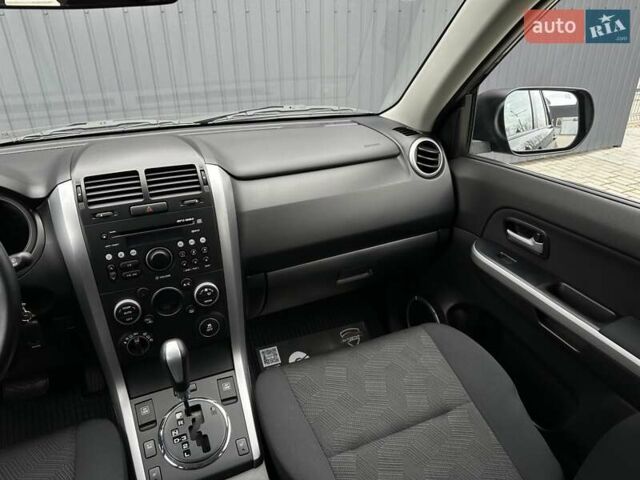 Черный Сузуки Гранд Витара, объемом двигателя 2.39 л и пробегом 66 тыс. км за 15500 $, фото 28 на Automoto.ua