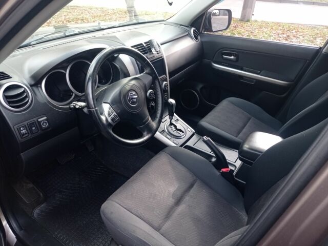 Коричневый Сузуки Гранд Витара, объемом двигателя 2.4 л и пробегом 140 тыс. км за 14000 $, фото 4 на Automoto.ua