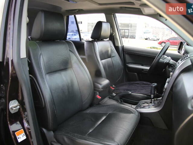 Коричневый Сузуки Гранд Витара, объемом двигателя 2.39 л и пробегом 225 тыс. км за 9500 $, фото 10 на Automoto.ua